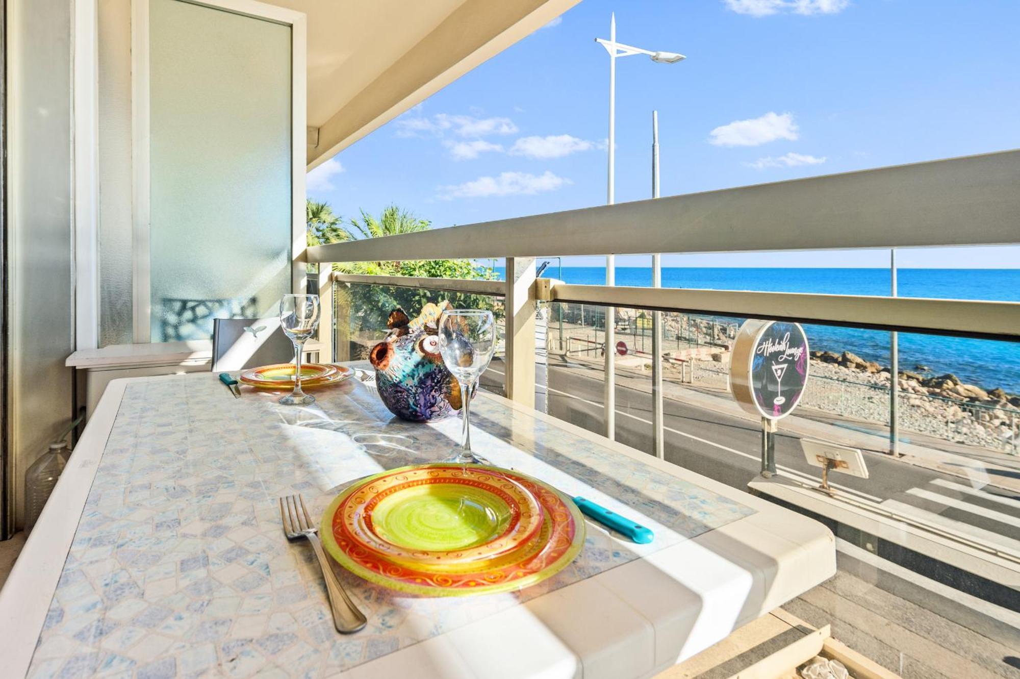 'Le Berkeley' Vue Mer, Centre, Parking ม็องตง ภายนอก รูปภาพ